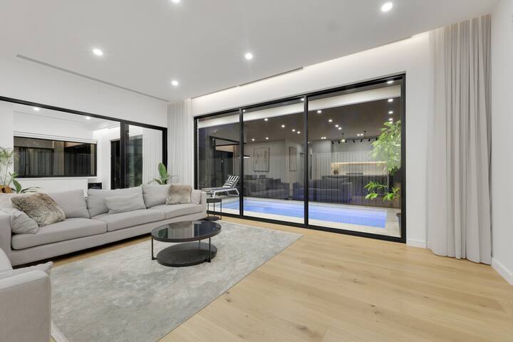 “Luxury Escape: Brand-New Home, Stunning Pool” Spa gallery image 3