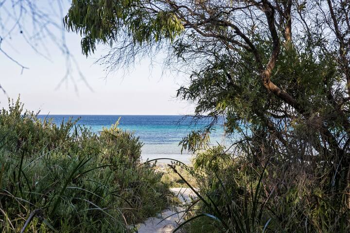 Anelga – Beachfront on Eagle Bay gallery image 4