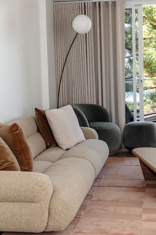 Luxury Beachfront apartment on North Steyne