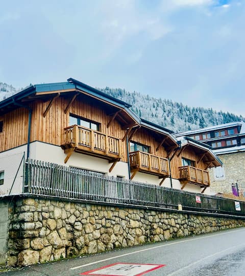 Stylish Ski Chalet near Morzine and Avoriaz