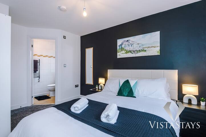 *Last Min Escape!* Netflix | Parking | Pool Table gallery image 2