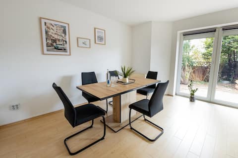 Spacious feel-good house between city & sea