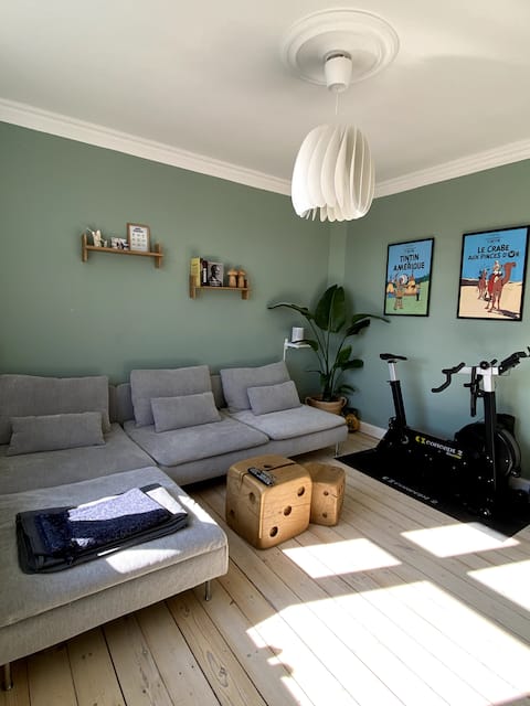 Top performing Airbnb: Bright and stylish apartment close to the metro and downtown in Amager Øst