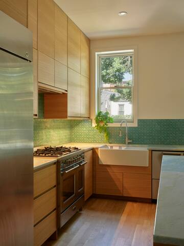 Beautiful Bed-Stuy Brownstone gallery image 3