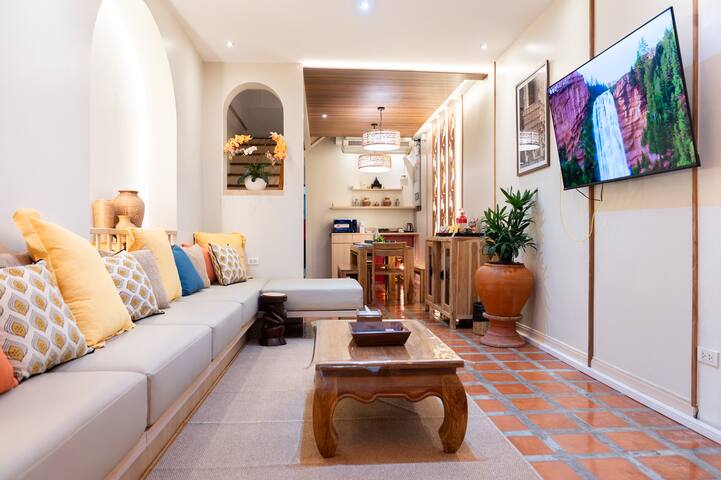 PillowBKK Bliss townhome 5BR,7TL near BTS&MRT QSCC gallery image 2