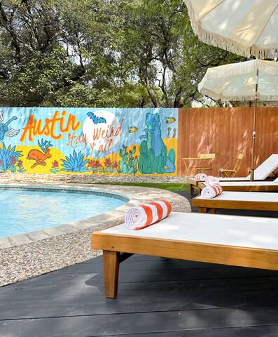 Pool/GameRoom/FirePit/Sleeps 12/Mins to SoCo&DT gallery image 4