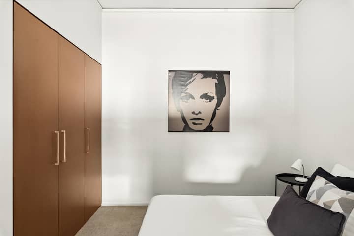 Bedroom 2 image 2