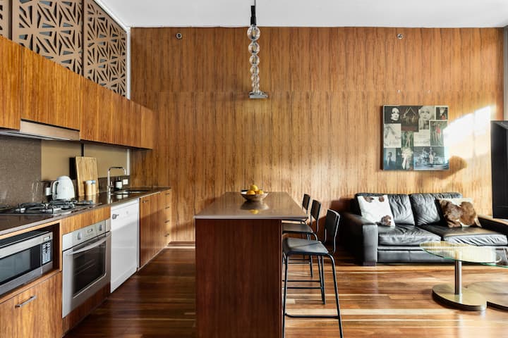 Full kitchen image 1
