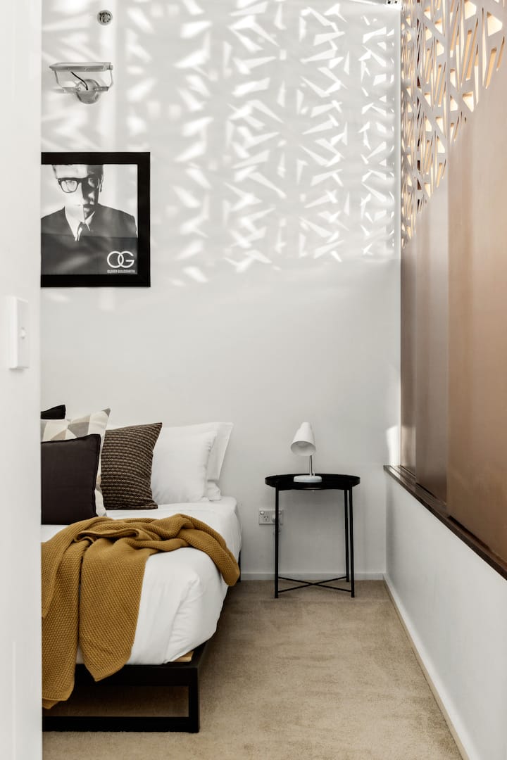 Bedroom 2 image 3