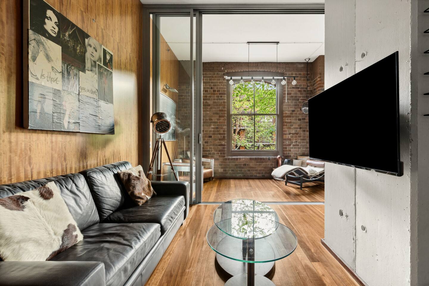Spacious NY Loft-Style Apartment with Free Parking