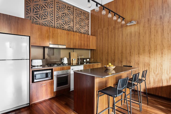 Full kitchen image 2
