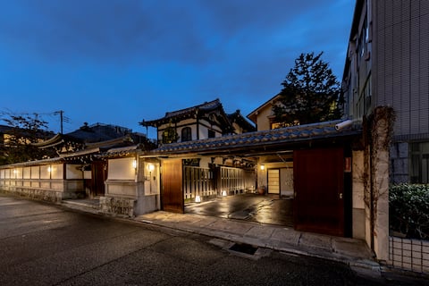 KANETSUNE　Located in a cultural property temple