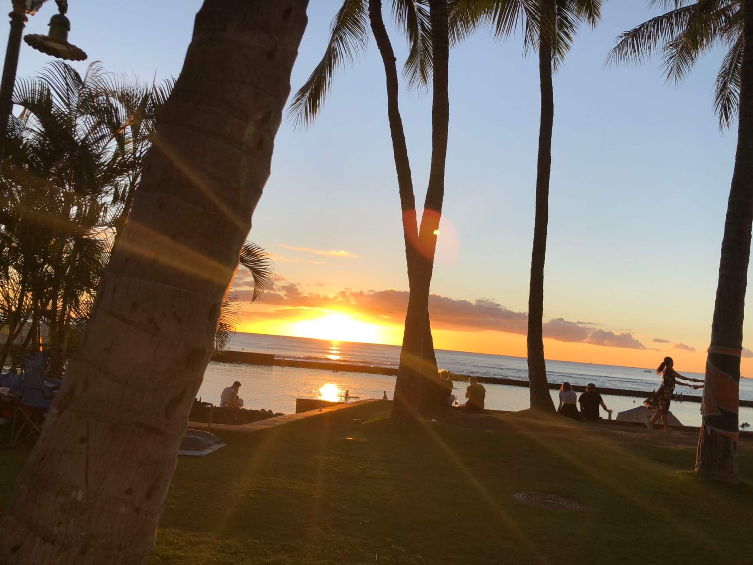 Condo in Honolulu · ★4.93 · 2 bedrooms · 4 beds · 2 private baths - Image 40