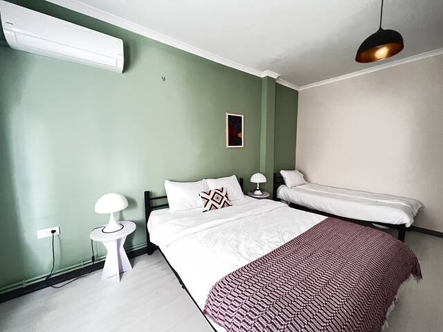 Stunning Sea Views, Contemporary 4BR Home w/ Lift gallery image 2