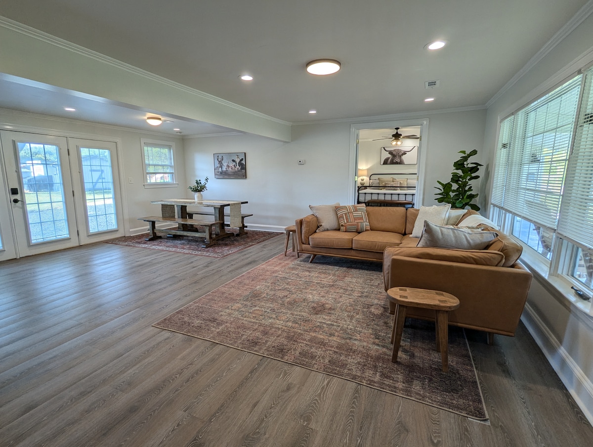 Popular Airbnb listing: Farmhouse Retreat at Watauga Flats Farm in Johnson City