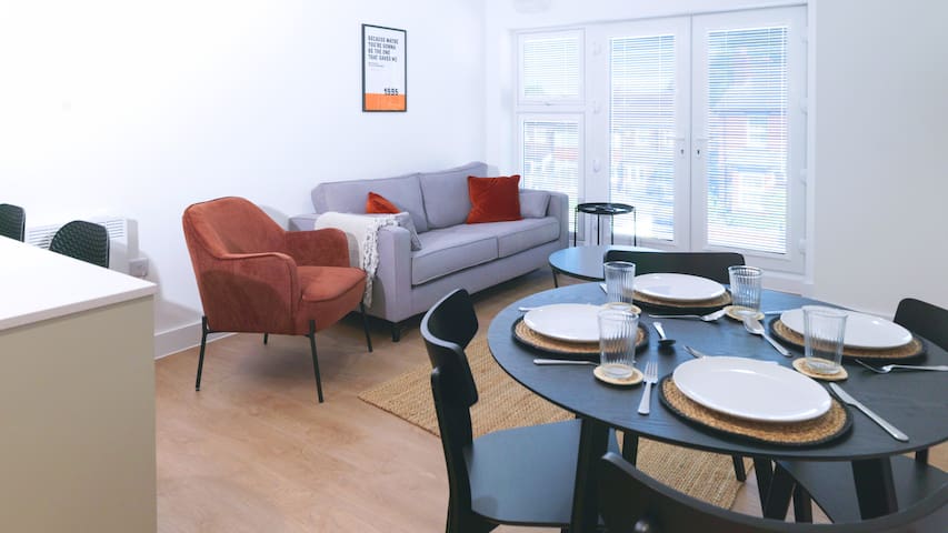 Luxury Manchester Apartment – Orange