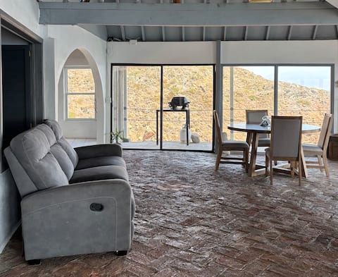 Anuncio de Airbnb popular: Sunset by the Sea - Couple's Getaway en Baja California