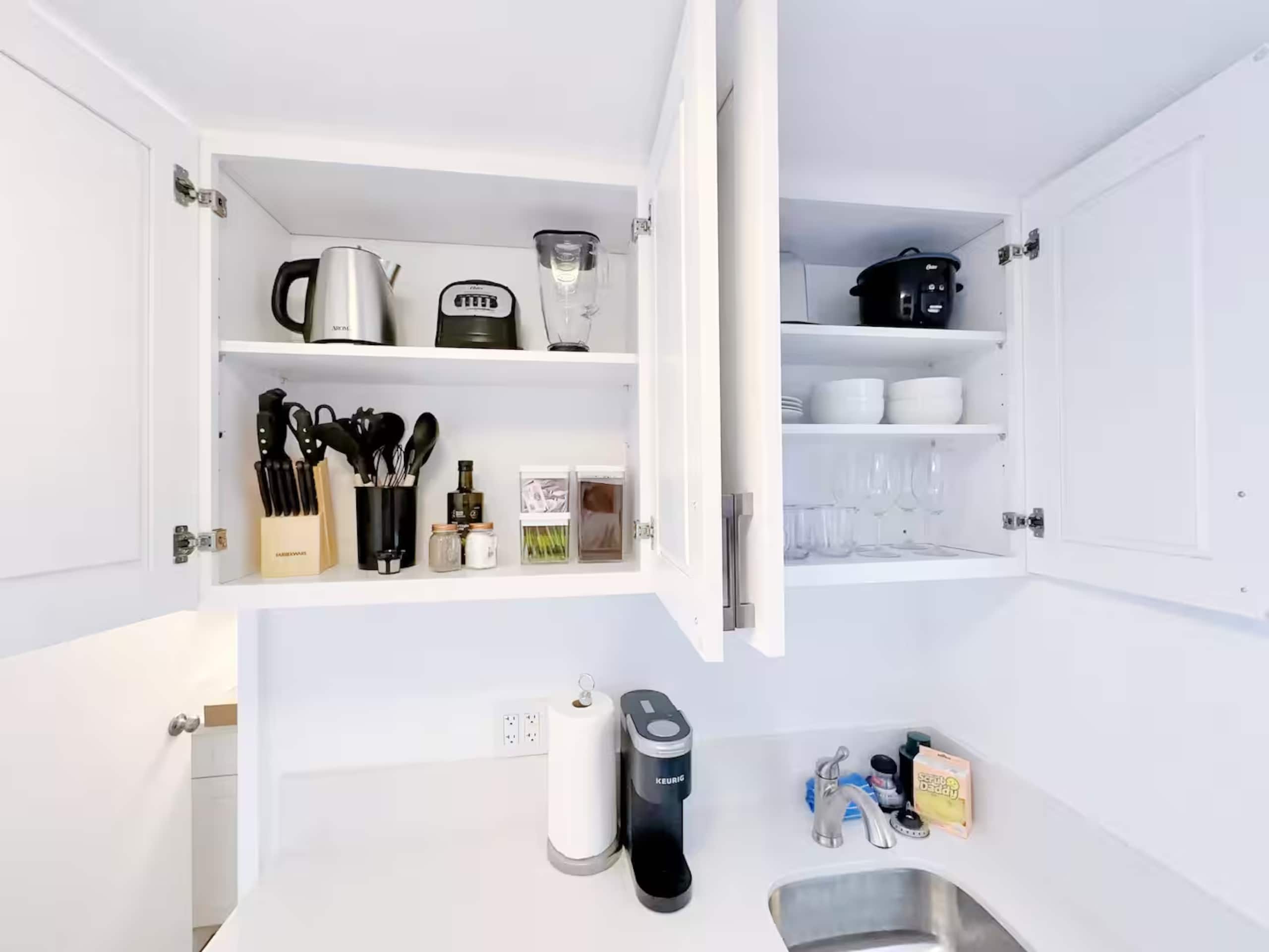 23 FL-Cozy & Elegant King Studio - Image 12