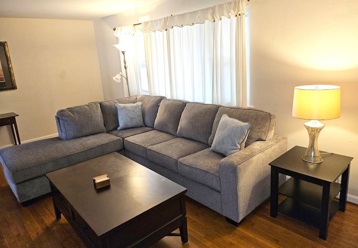 Comfortable 3 Bedroom House With Deck With Hot Tub - Chesapeake, VA