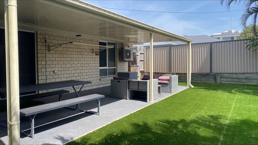 3 Bdr Apt! Garden! Undercover Parking! 12BS3