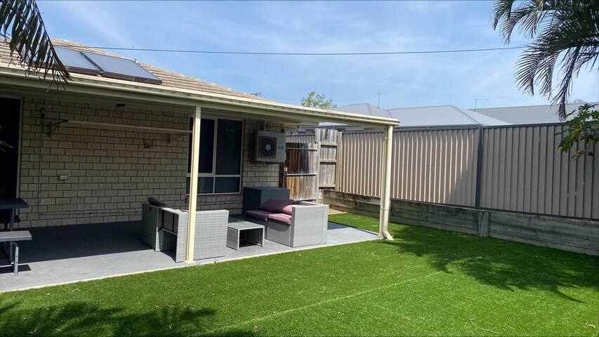 3 Bdr Apt! Garden! Undercover Parking! 12BS3 gallery image 2