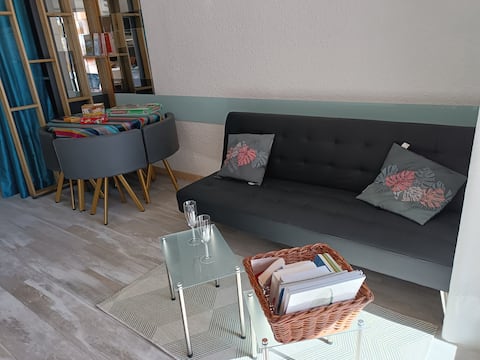 Popular Airbnb listing: Beachfront. Beautiful T2 modernized, air-conditioned. in Gruissan