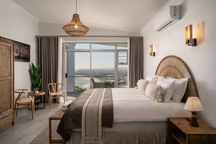 Phezulu Manor, Panoramic Views, Serviced Retreat gallery image 5