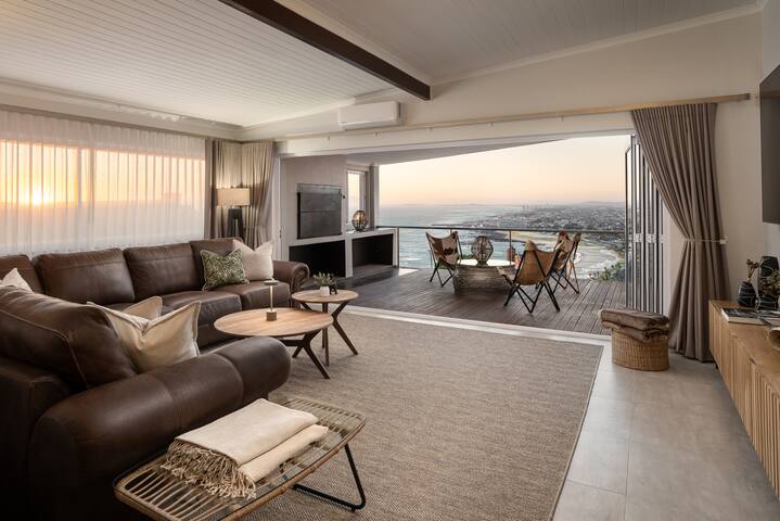 Phezulu Manor, Panoramic Views, Serviced Retreat gallery image 4