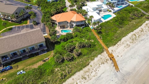 Living Luxe |A Luxury Oceanfront and Pool Retreat!