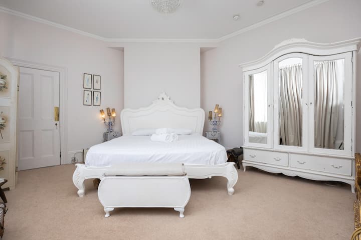 St Aubyns Coastal Retreat, Brighton and Hove - Host & Stay