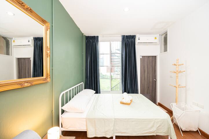 Family Stay – 3 Minute Walk to MRT gallery image 4