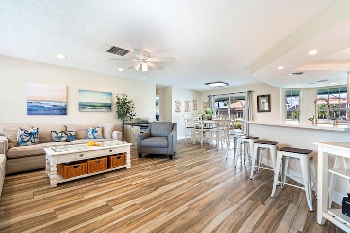 Waterfrontoasis|heatedpool|5mins2beach|walk2park - Marco Island, FL