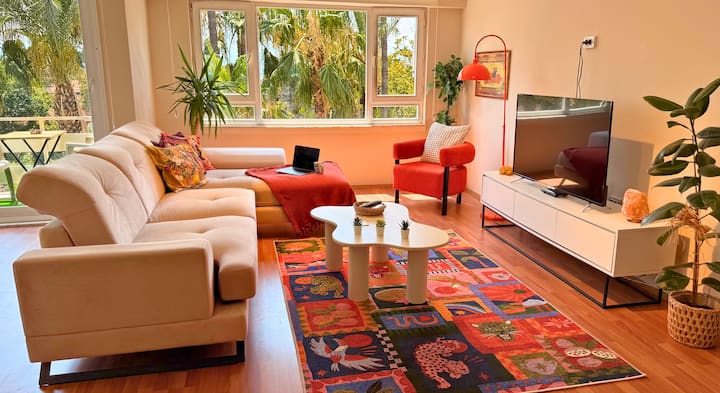 Cozy Apartment With Oldtown And Palm Views - Antalya