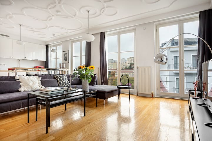 Triplex Urban Roof Terrace 2BR – 2,5BA – View