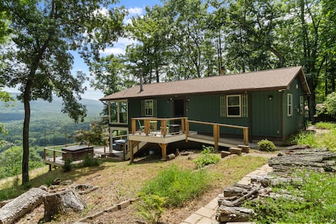 Mountain/River View * Hot Tub * King