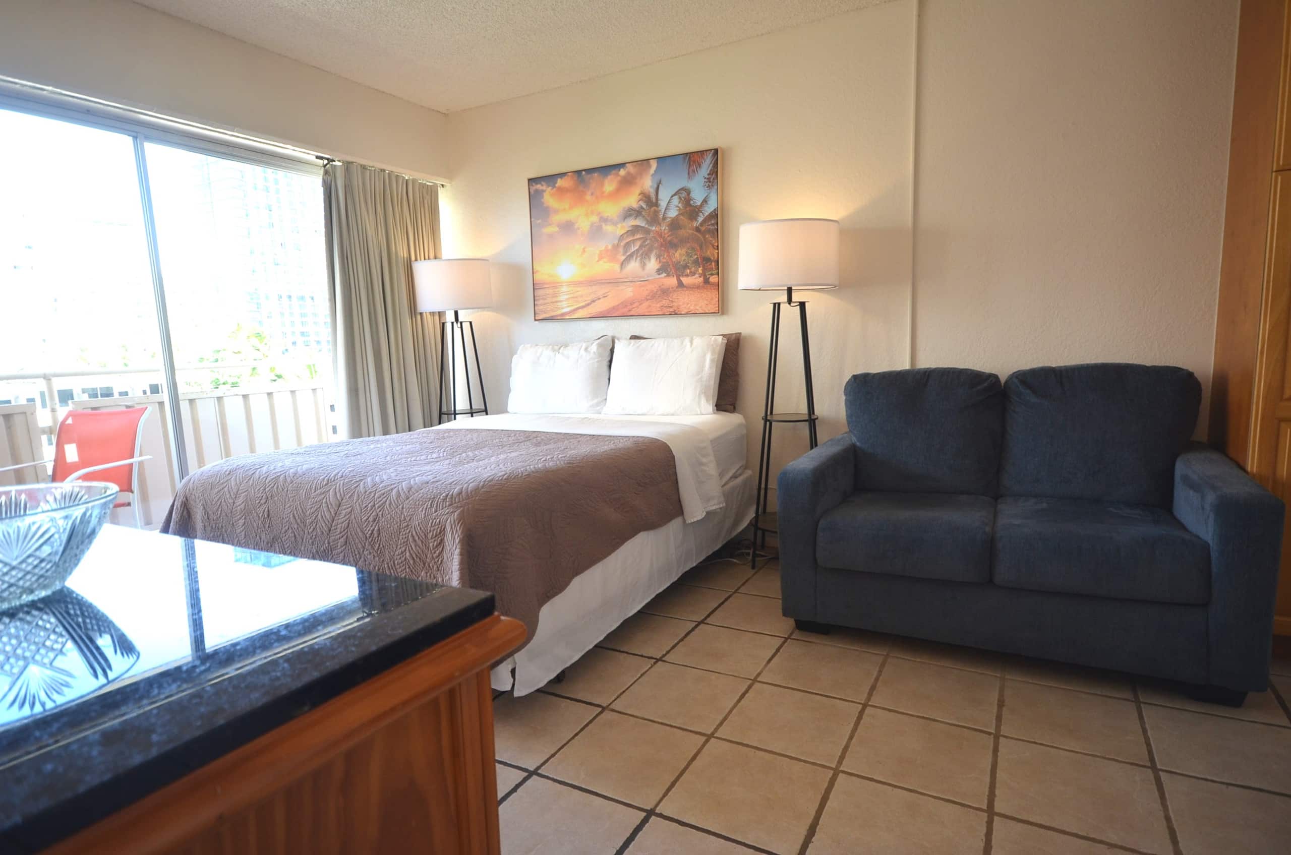 Home in Honolulu · ★4.63 · Studio · 1 bed · 1 bath - Image 1