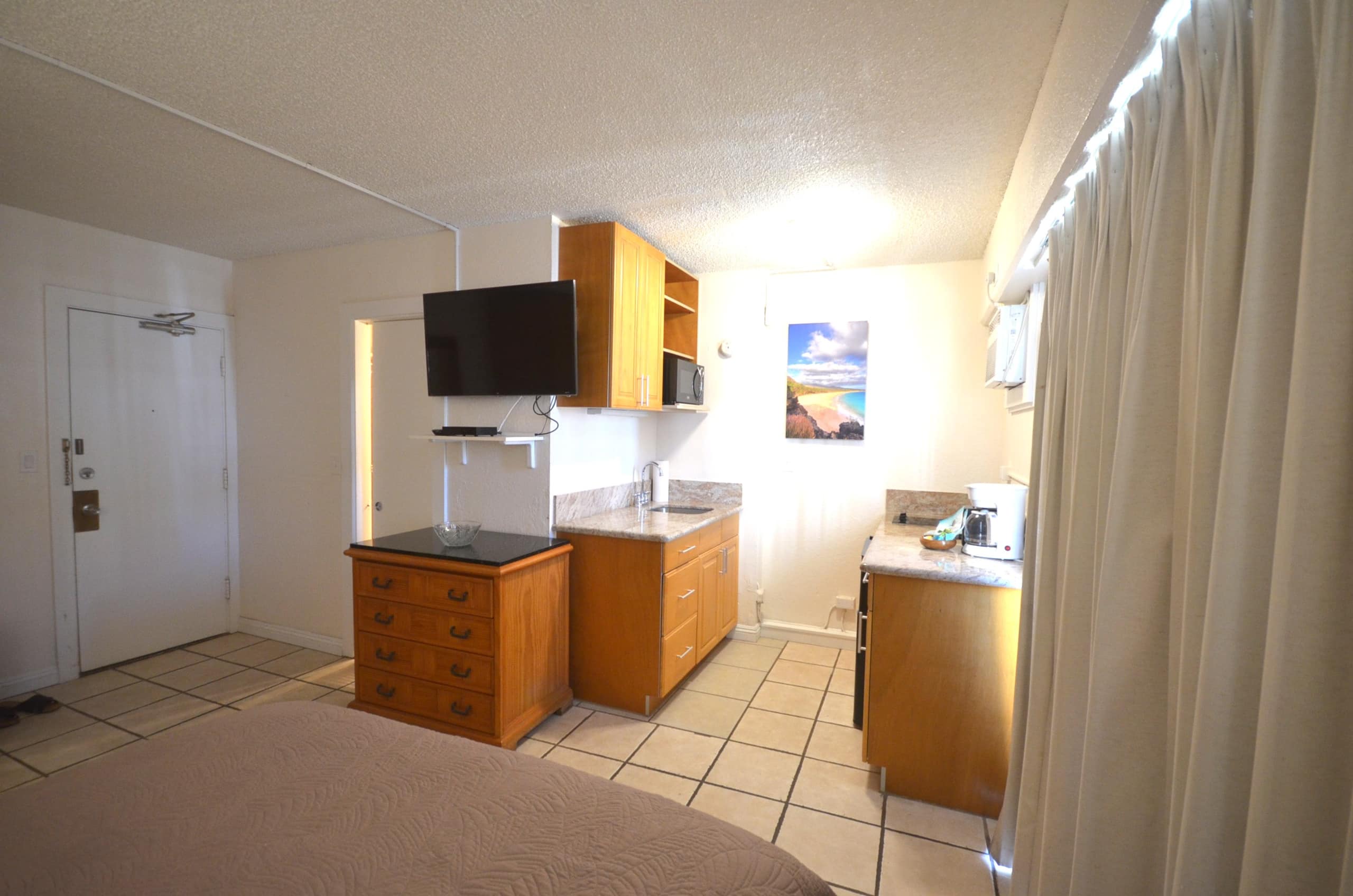 Home in Honolulu · ★4.63 · Studio · 1 bed · 1 bath - Image 5