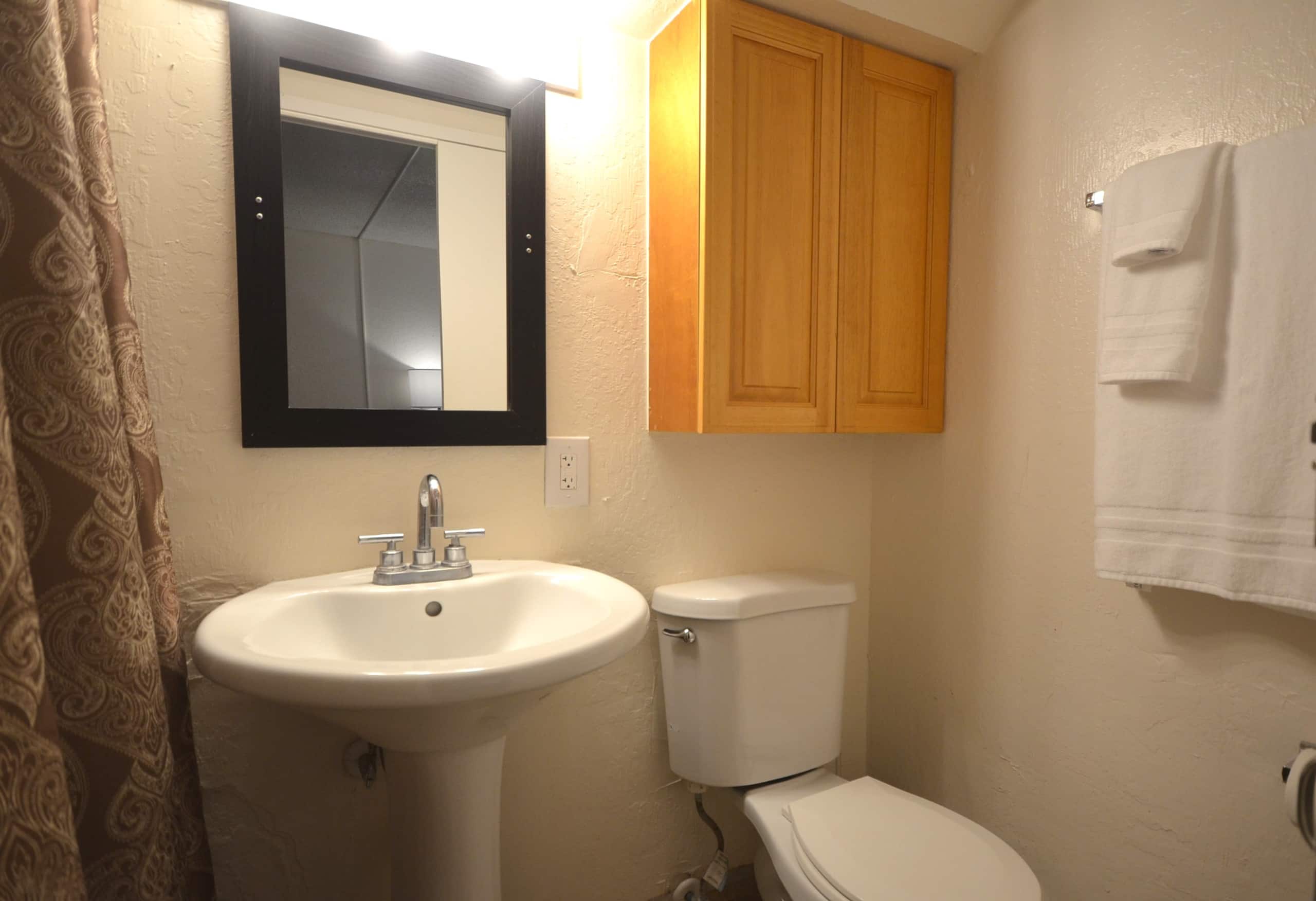 Home in Honolulu · ★4.63 · Studio · 1 bed · 1 bath - Image 6