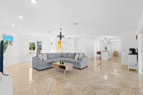 Top Airbnb: Labor Day Sale:Gulf Access, Kayaks, Fishing & Pets in North Fort Myers