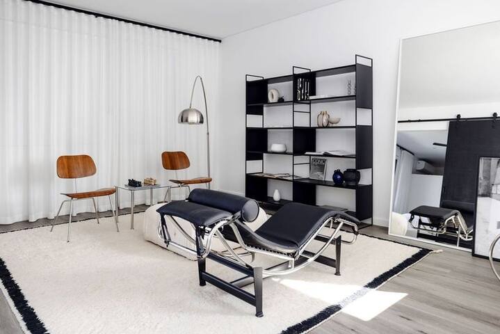 Haven House : mid century modern gallery image 5