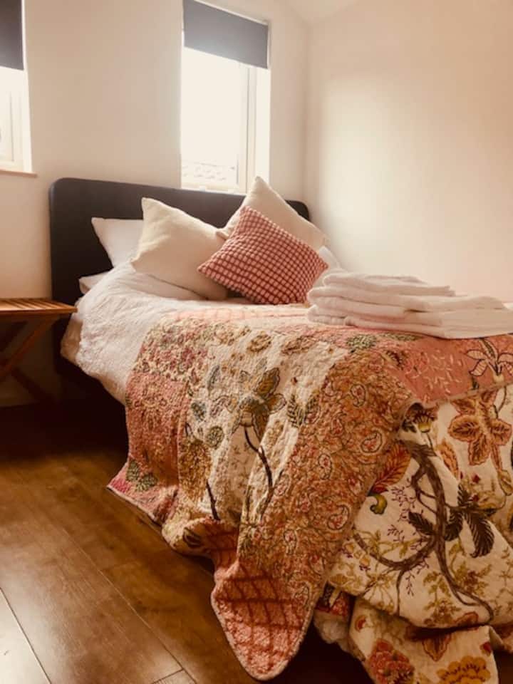 Skyfall: Cosy 1 Bedroom House In Portishead - Clevedon, UK