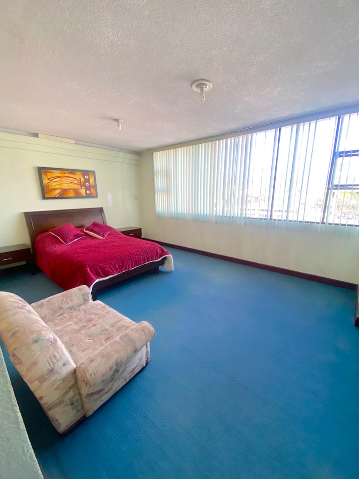 një krevat dopio... dollap i madh dhe i rehatshëm dhe banjë private e kompletuar 