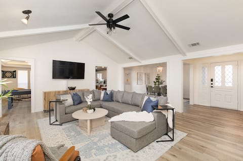 3BR Oasis w/ Heated Pool & Hot Tub