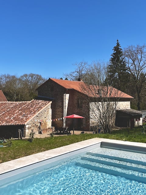 Buvette de la Gare, shared large swimming pool, WiFi