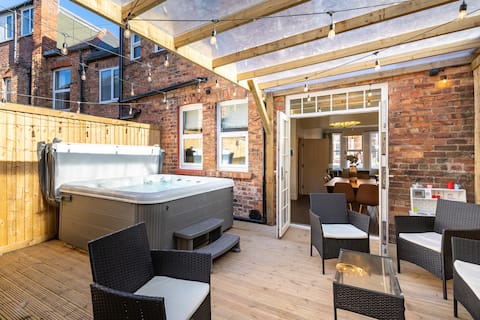 Emerald Park - Hot Tub & Games Room