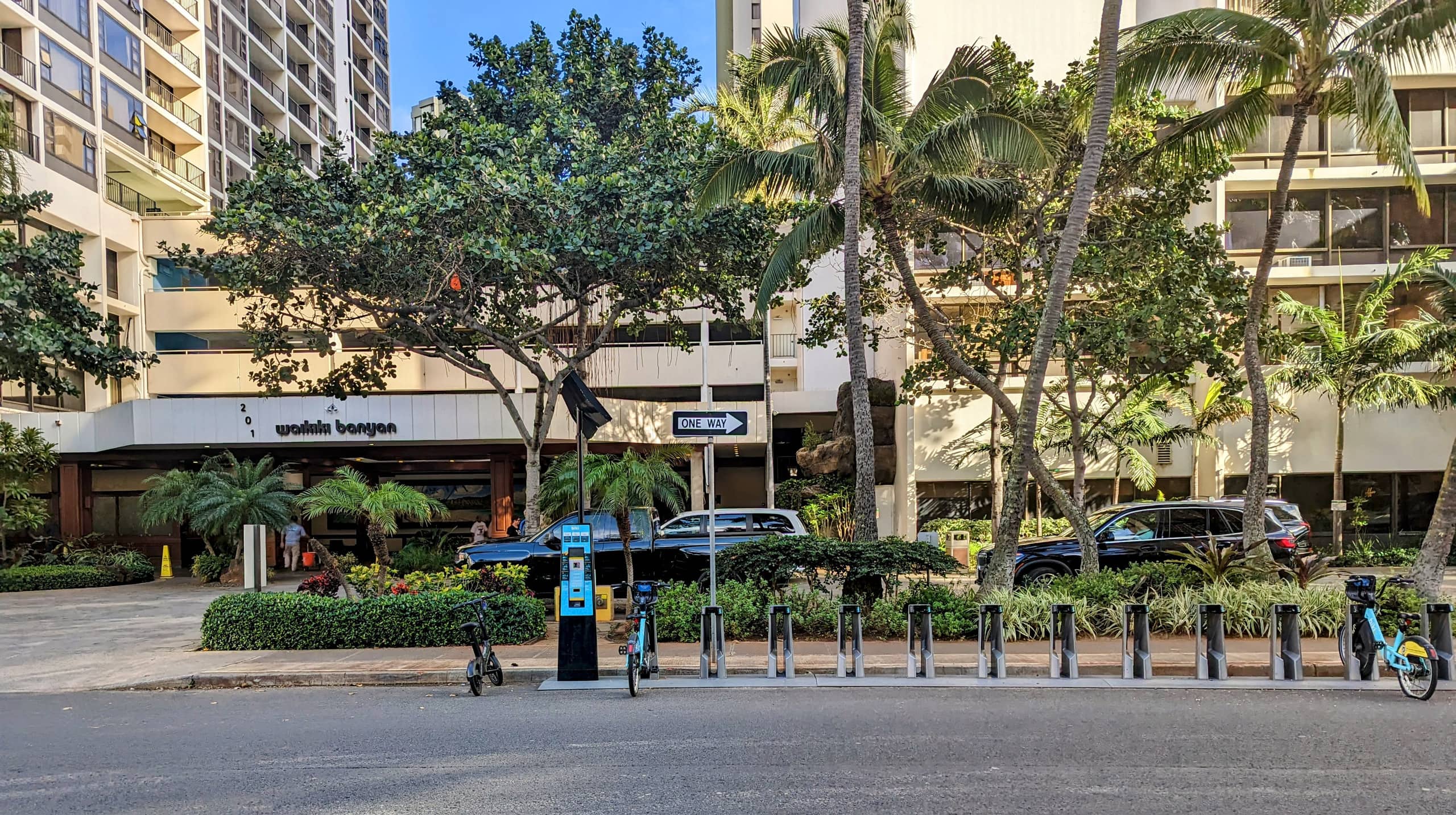 Condo in Honolulu · ★4.97 · 1 bedroom · 3 beds · 1 private bath - Image 23
