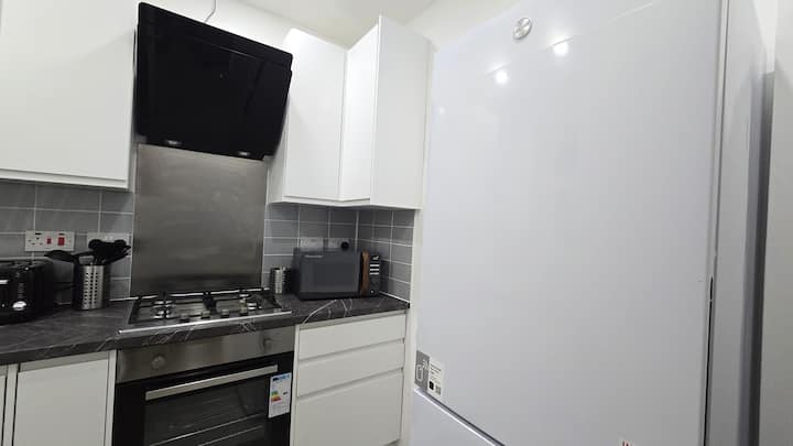 Refurbished Large Double Room *Heart Of London Mal - Londra