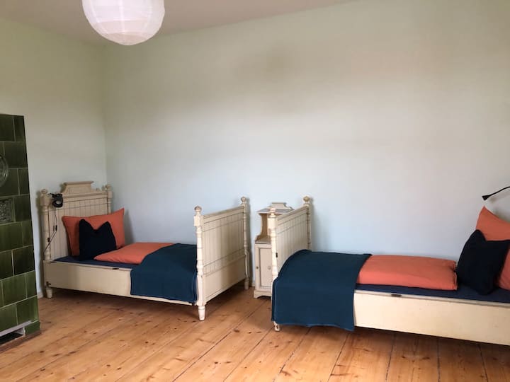 Schlafzimmer 2