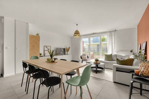 Large, quiet house with parking