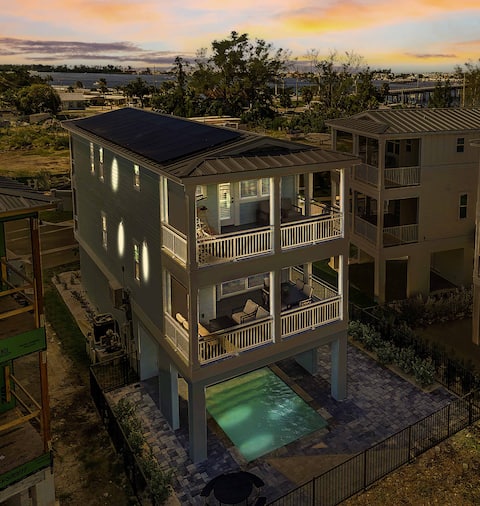 Bayview Pointe! Luxury home! Near Anna Maria isle!